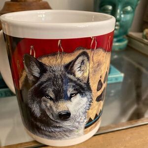 Vintage Leanin’ Tree wolf mug in box. Like new.